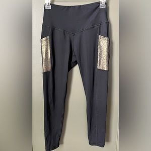 Born Primitive Rise and Grind Capri’s-black with gold pockets